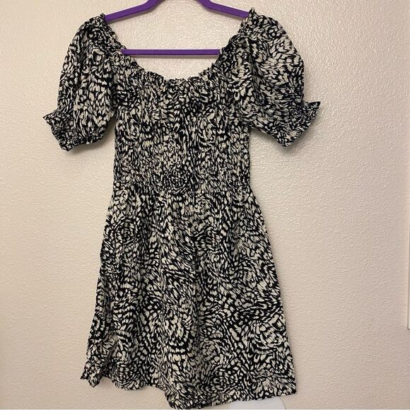 H&M puff sleeve off shoulder summer Dress black white print smocked S - Picture 3 of 8